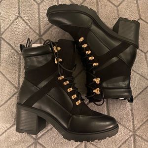 NIB JustFab combat lace up boots black and gold size 12